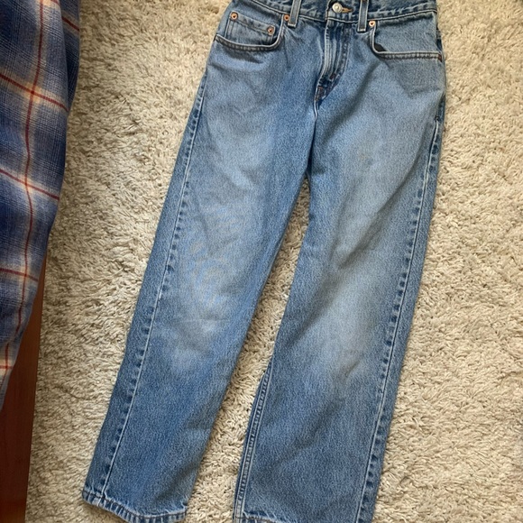 (SOLD) Vintage Levi’s Jeans! - Picture 4 of 5